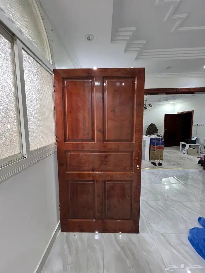 للبيع باب شقة نظيف جدا و باب غرفة 6