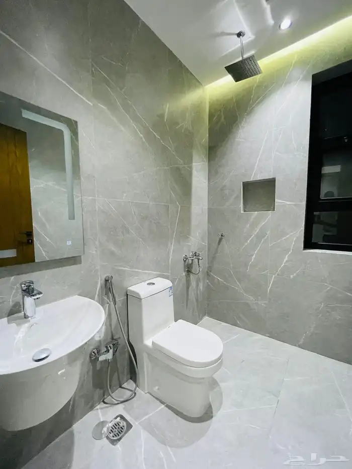 فلل روف للبيع عرض خاص حي الشفا ب 695الف 23