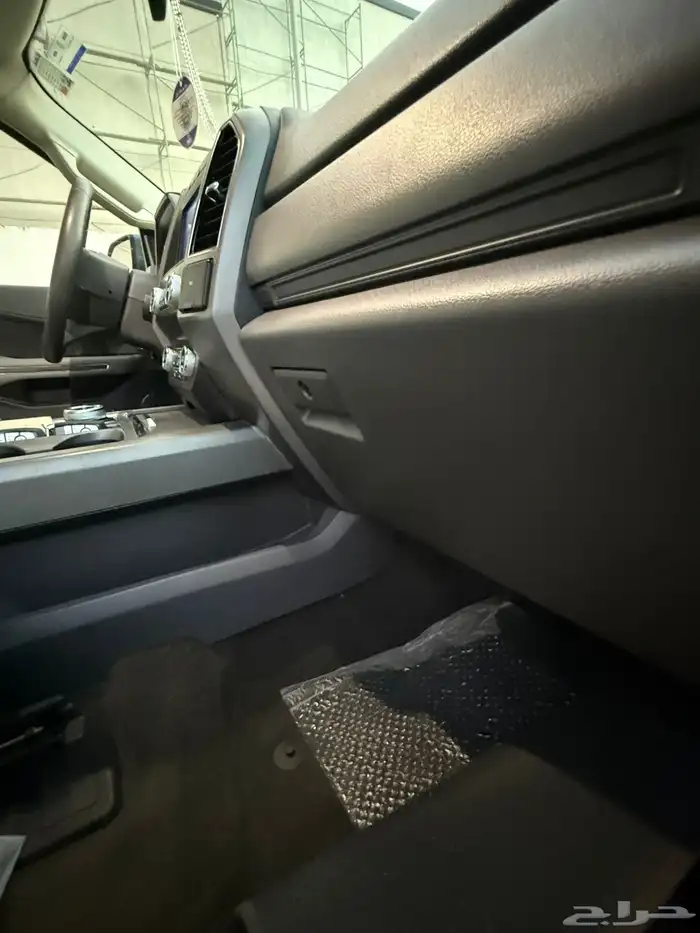 للبيع فورد اكسبديشن 2020 XLT دبل شبة الجديد 25