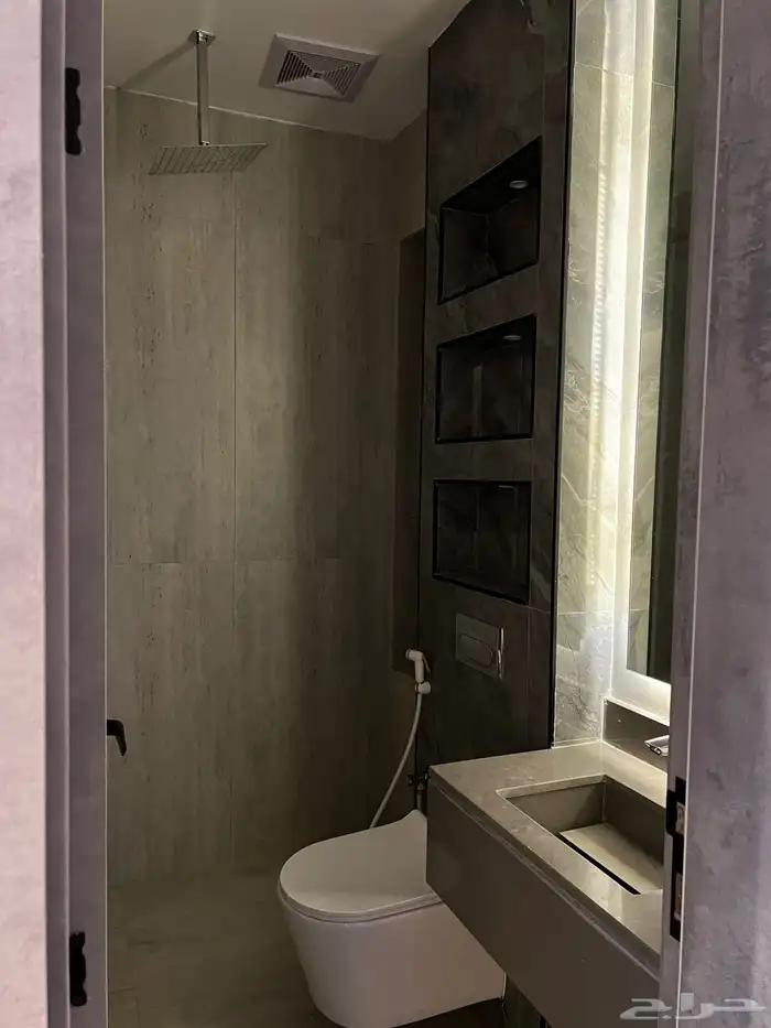 شقة باطلاله بانوراميه للايجار في موقع مميز 22