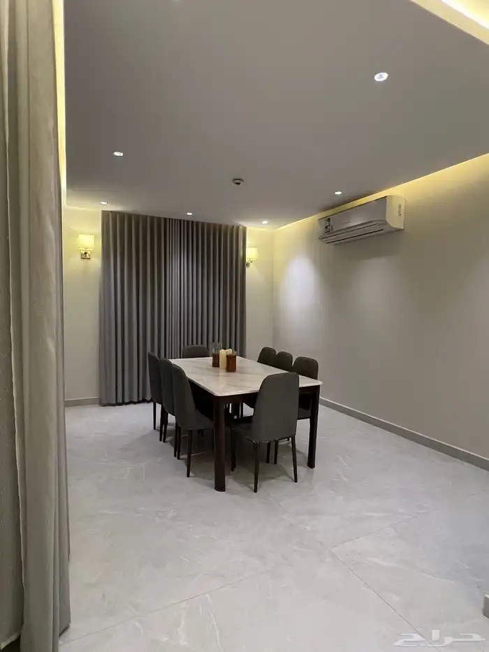 للإيجار شقة مؤثثة مع سطح الرياض حي الياسمين 115.000 2