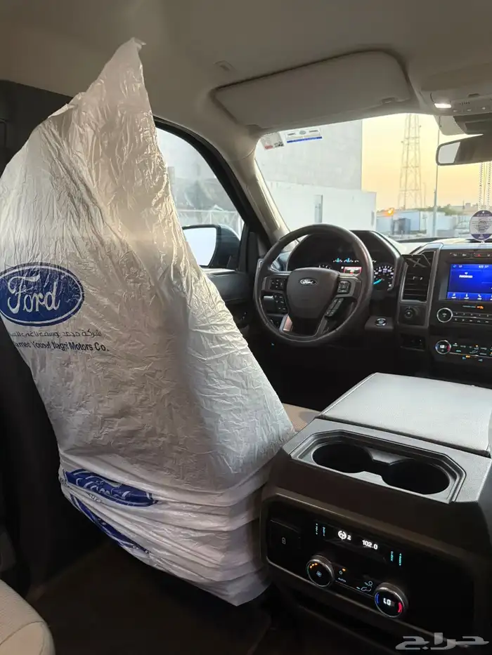 للبيع فورد اكسبديشن 2020 XLT دبل شبة الجديد 19