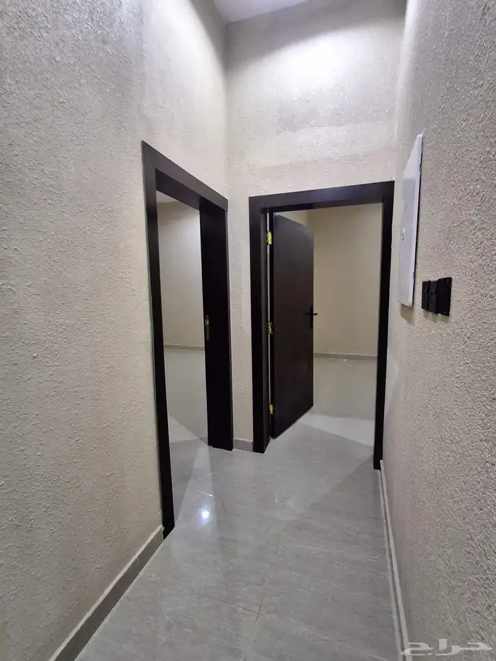 شقة جديدة للايجار حي السعادة 8