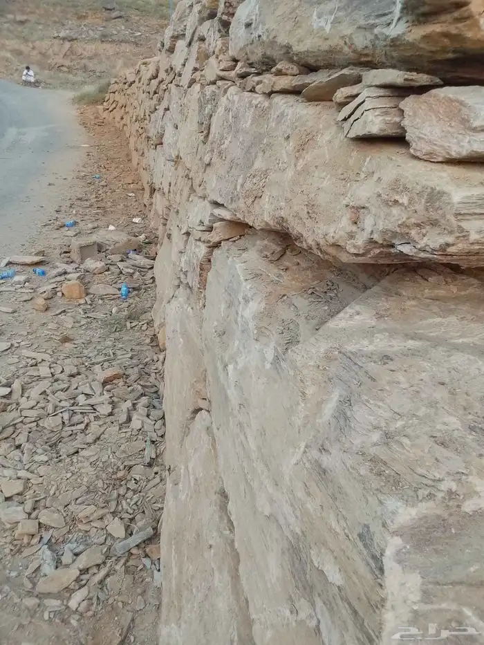بكلين لبنيان الحجر وقص الاراضي بسعار منا سبه 0