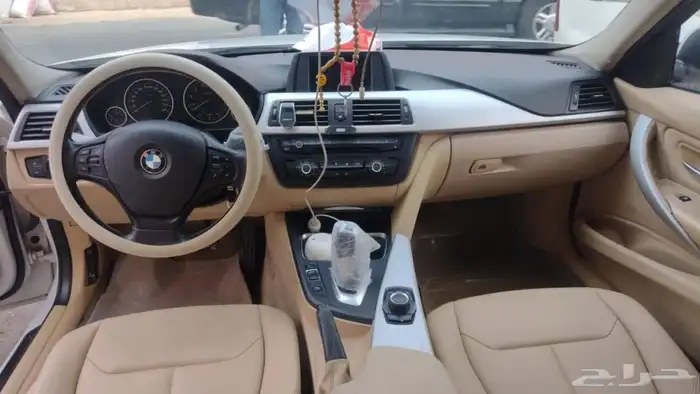 بي ام دبليو موديل 2012 الفئة الثالثة 320i 1