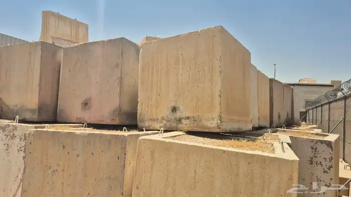 مناهيل جاهزه للبيع وحواجز خرسانية 3