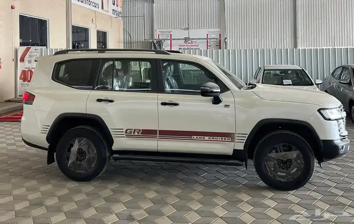 لاندكروزر 2025 GR بريمي شد بلد 5