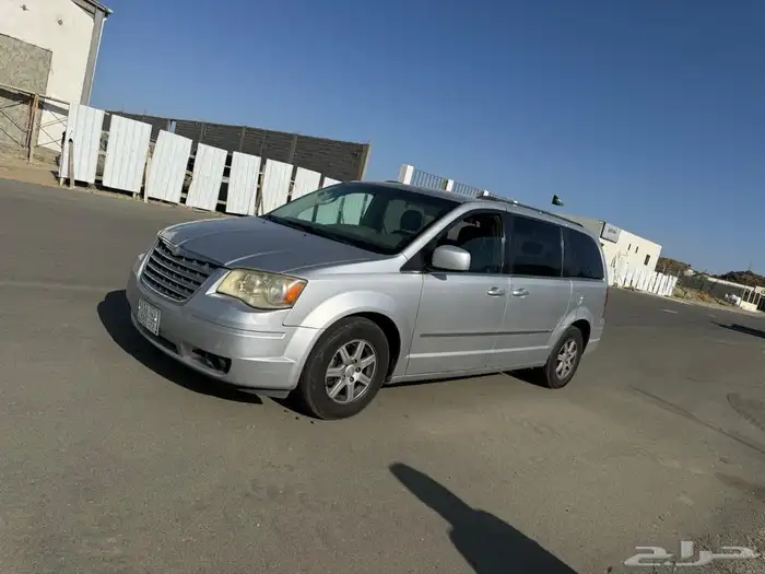 كرايسلر فوجر موديل 2010 1