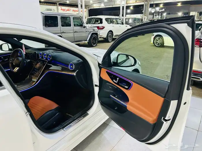 Mercedes C300 model 2023 مرسيدس 10