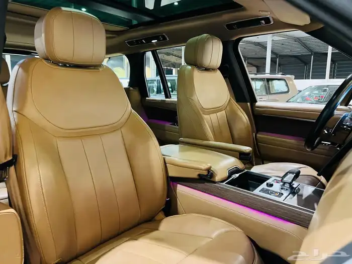 رنج روفر 2022 HSE فل كامل ( بحالة ممتازة ) 3