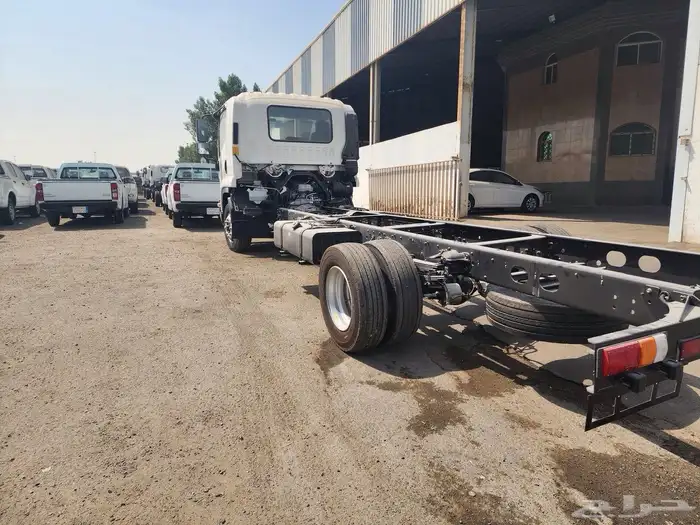 شاحنه ايسوزو 9.5طن FSR 2025 5