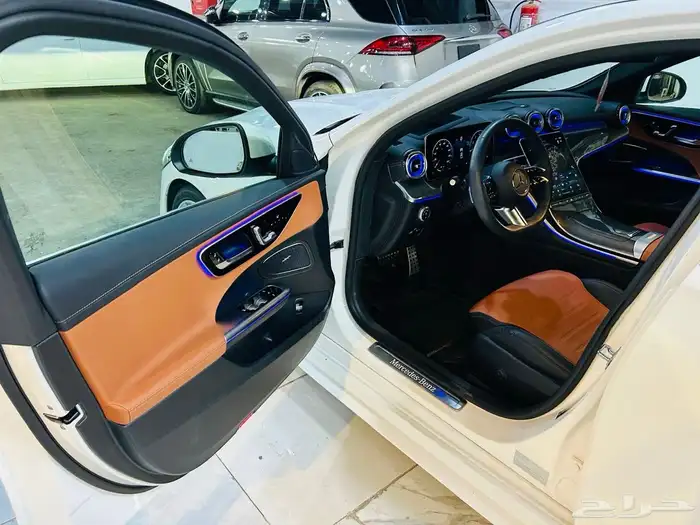 Mercedes C300 model 2023 مرسيدس 3