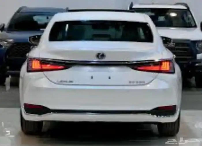 مطلوب صدام لكزس ES خلفي ابيض 0