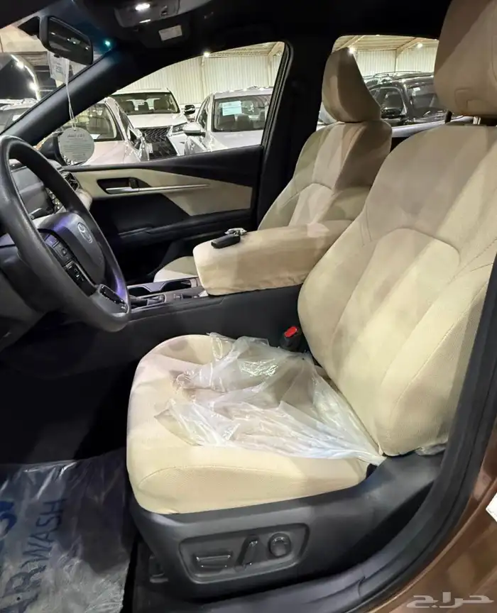 كامري موديل 2025 استاندر وارد الساير عداد 23 الف فقط 10