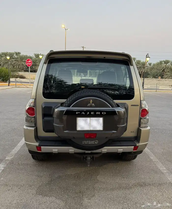 باجيرو ميتسوبيشي ربع موديل 2016 5