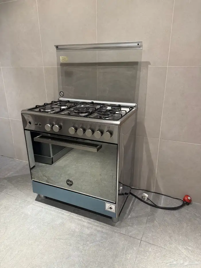 فرن غاز بحالة ممتازة جدا ونظيف جدا 14