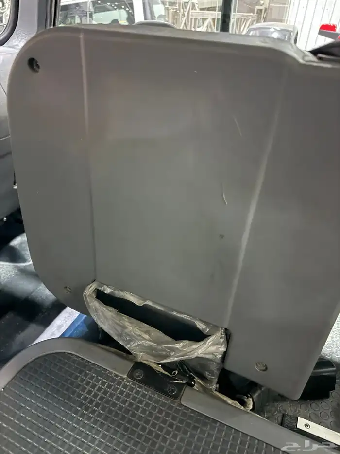 للبيع باص هونداي كونتي موديل 2014 ديزل ( ممشى قليل )30 راكب 22