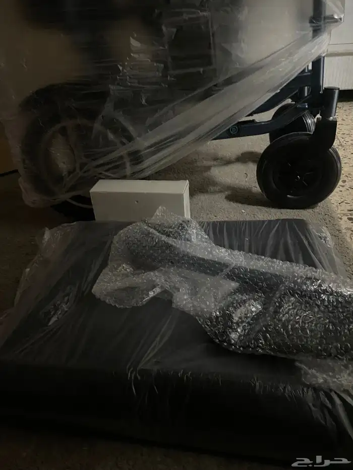 كرسي كهربائي متحرك لذوي الاحتياجات الخاصه 1