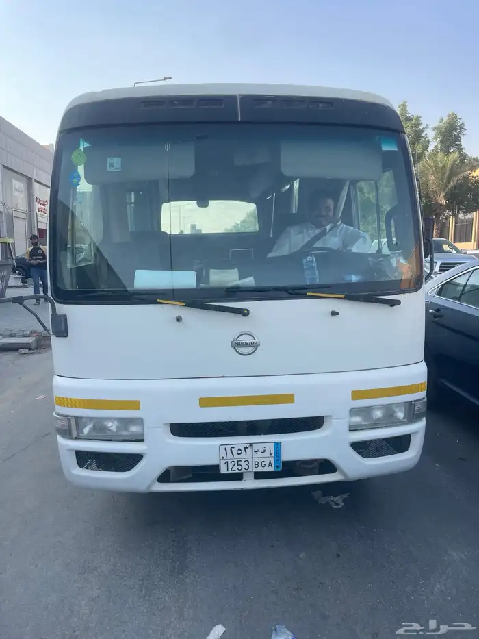 باص نيسان 30 راكب 3