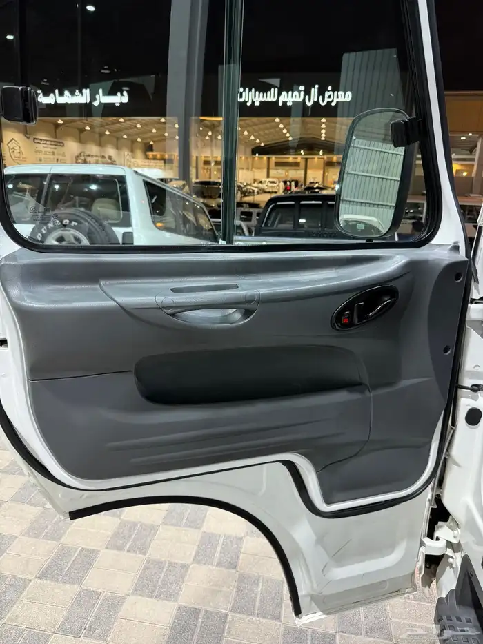 للبيع باص هونداي كونتي موديل 2014 ديزل ( ممشى قليل )30 راكب 25