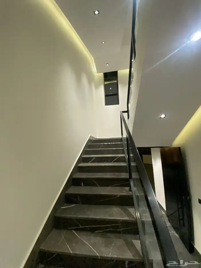 للبيع فيلا روف مع ملحق تشطيب فاخر 9غرف بالمحاله820الف 5