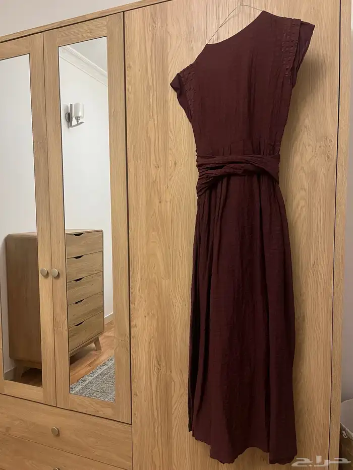 فساتين جديدة ومستعملة استعمال نظيف 1