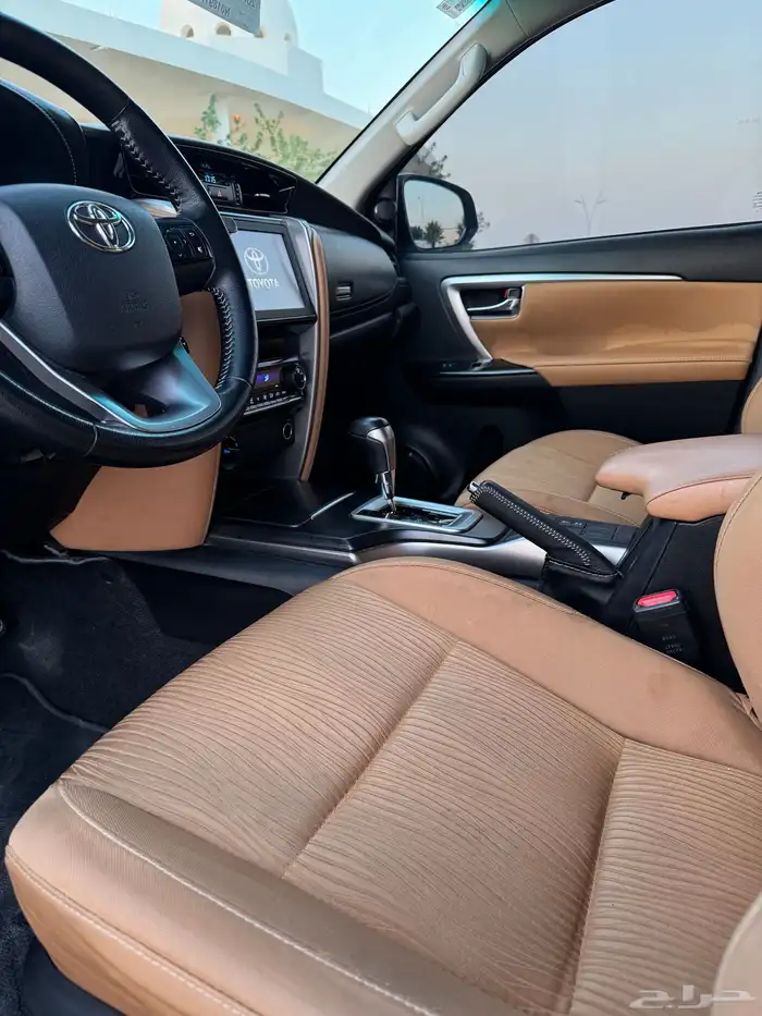 فورتشنر 2022 6 سلندر VX 31