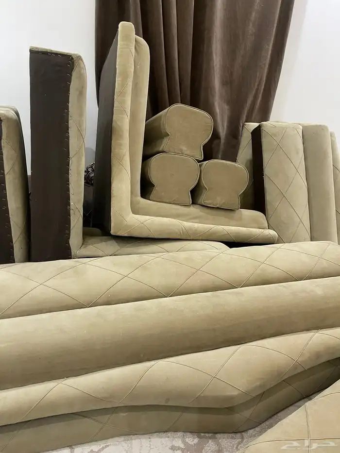 مساند شبه جديده للبيع 4 ف 4 0