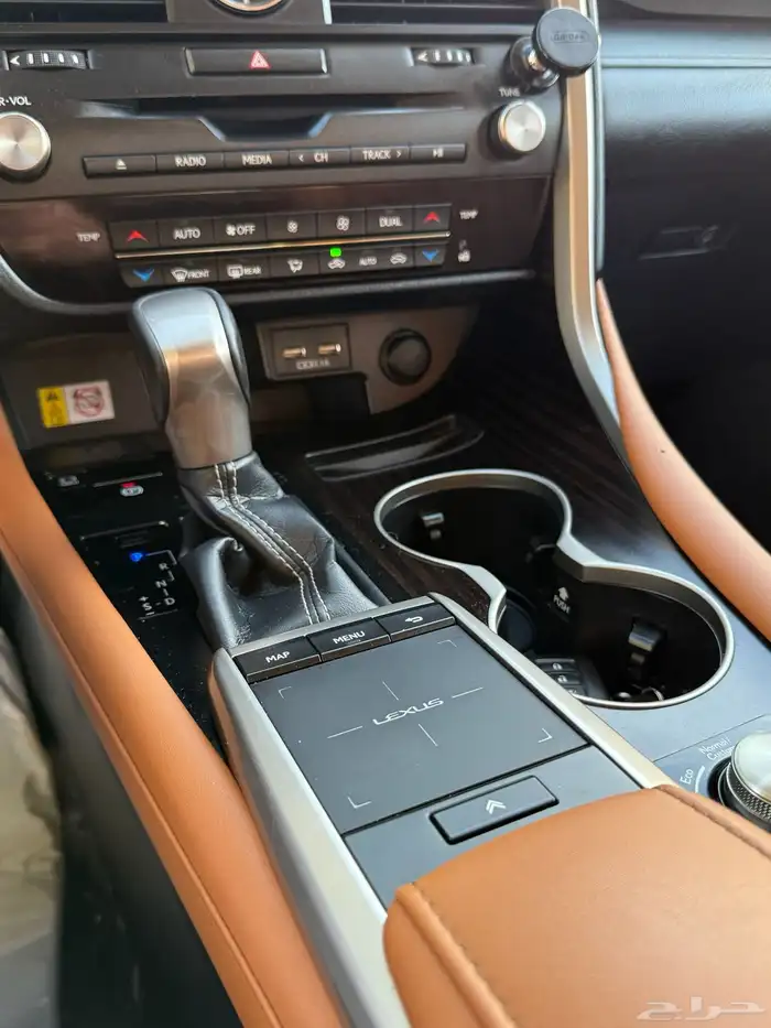 لكزس RX 450h موديل 2021 18