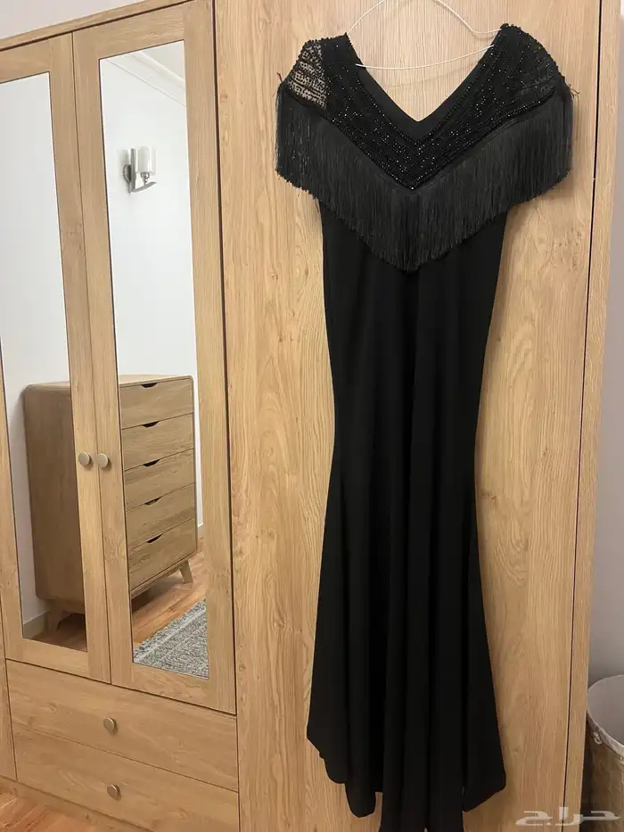 فساتين جديدة ومستعملة استعمال نظيف 3