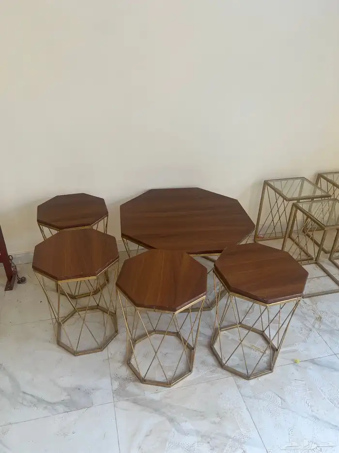 للبيع طاولة بلازما  طاولات خدمه 0