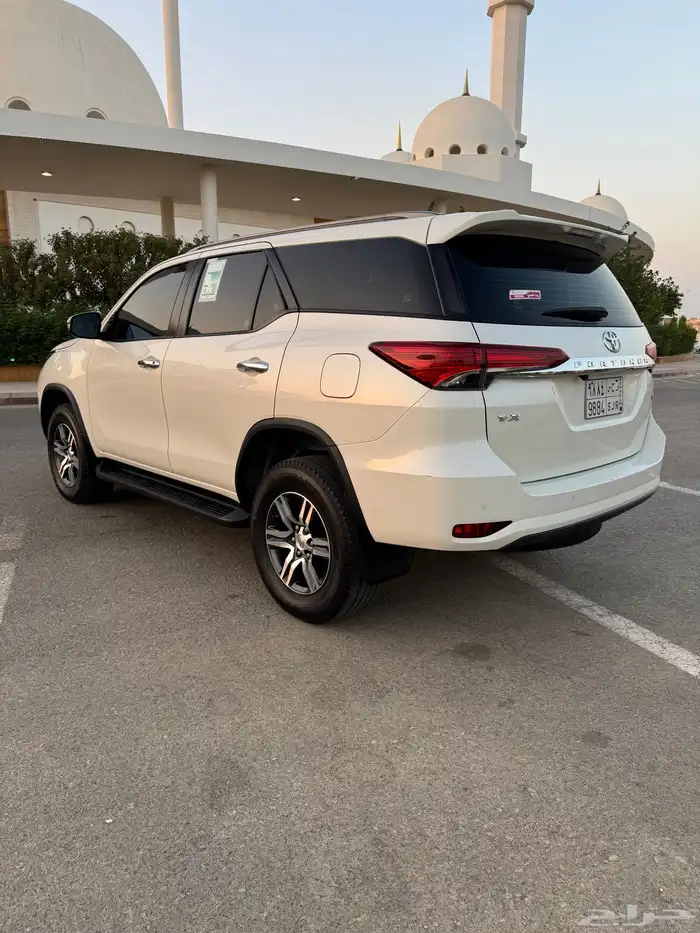 فورتشنر 2022 6 سلندر VX 24