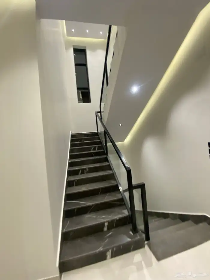 للبيع فيلا روف مع ملحق تشطيب فاخر 9غرف بالمحاله820الف 23