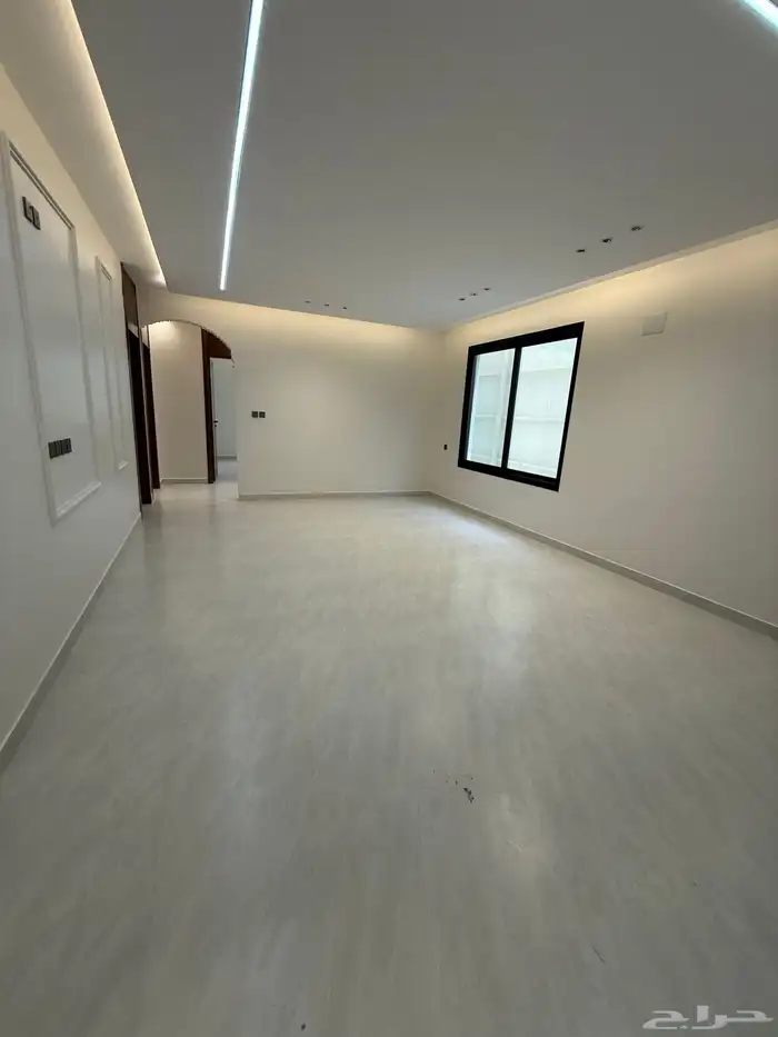 للبيع شقه ارضيه بحوش وشقه علويه بسطح حي الزهور المحاله ابها 31