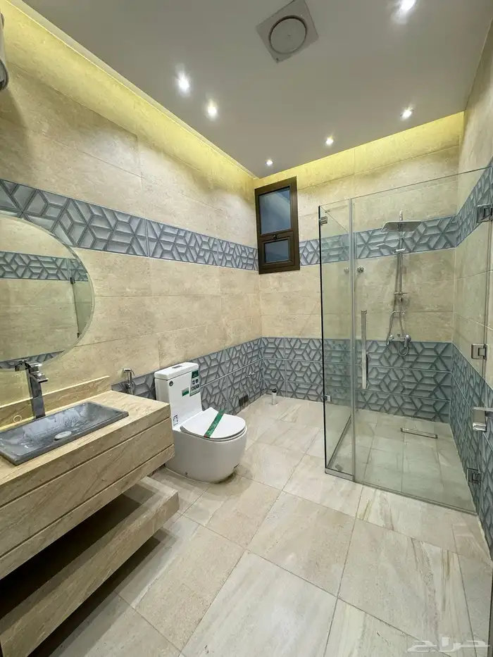 للبيع فلة مع مشب تصميم حديث موقع مميز 20