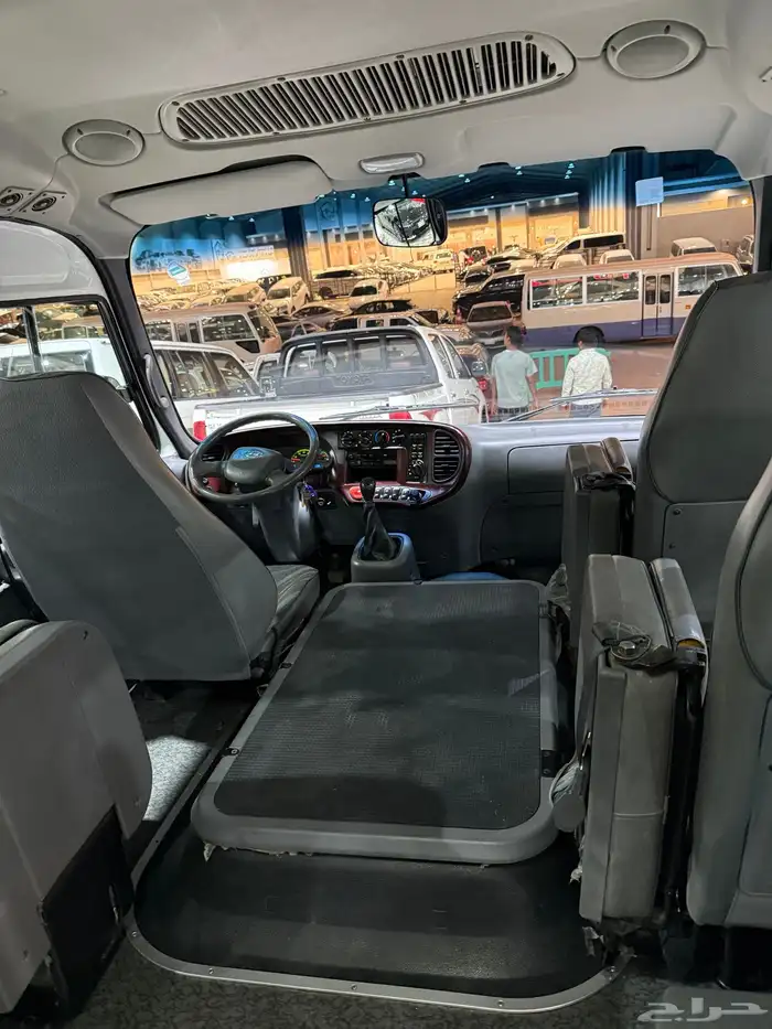 للبيع باص هونداي كونتي موديل 2014 ديزل ( ممشى قليل )30 راكب 15