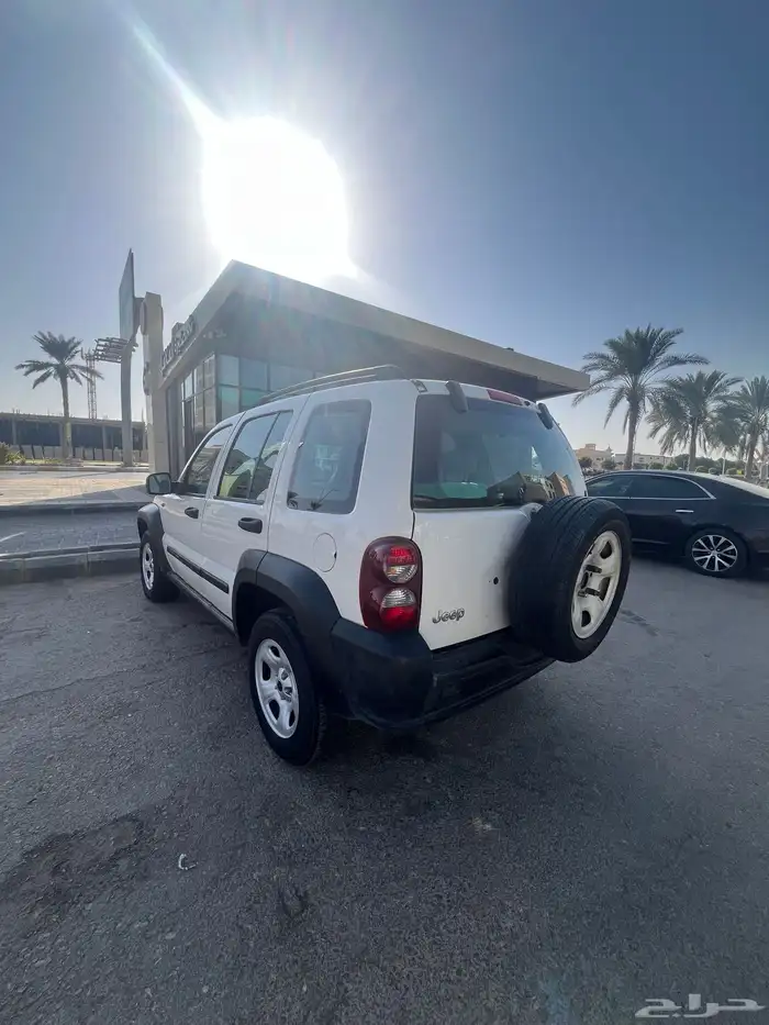 جيب شيروكي ليبرتي 2006 5
