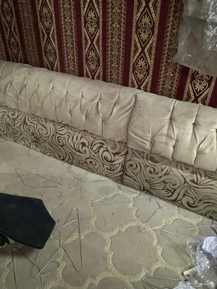 عندي مجموعة اثاث فرشات ومخاد ومراكي وقدور وأباريق 5