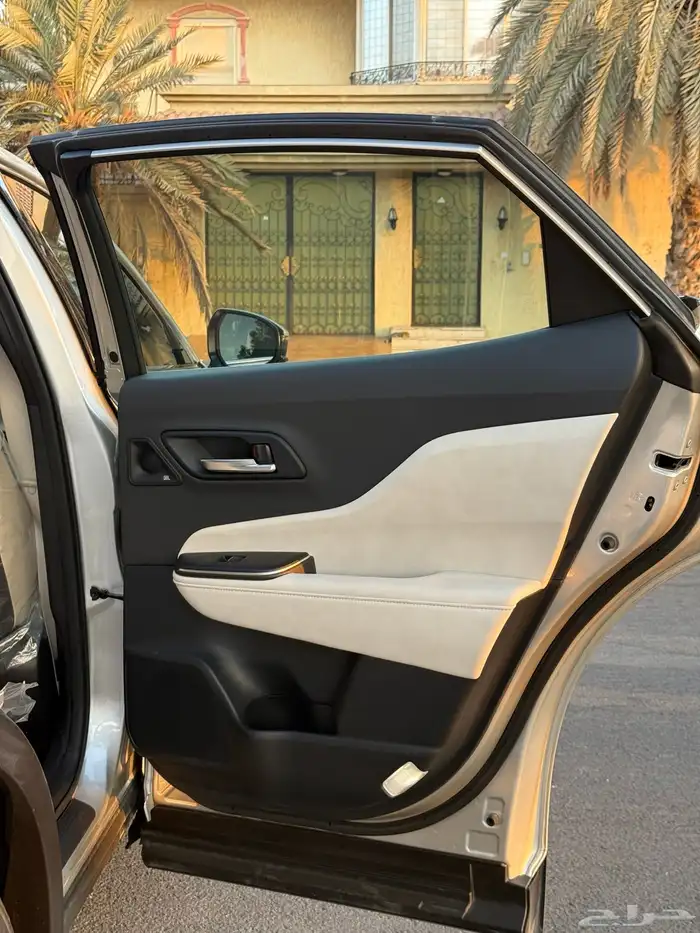 تويوتا كراون ماجستا 2023 34