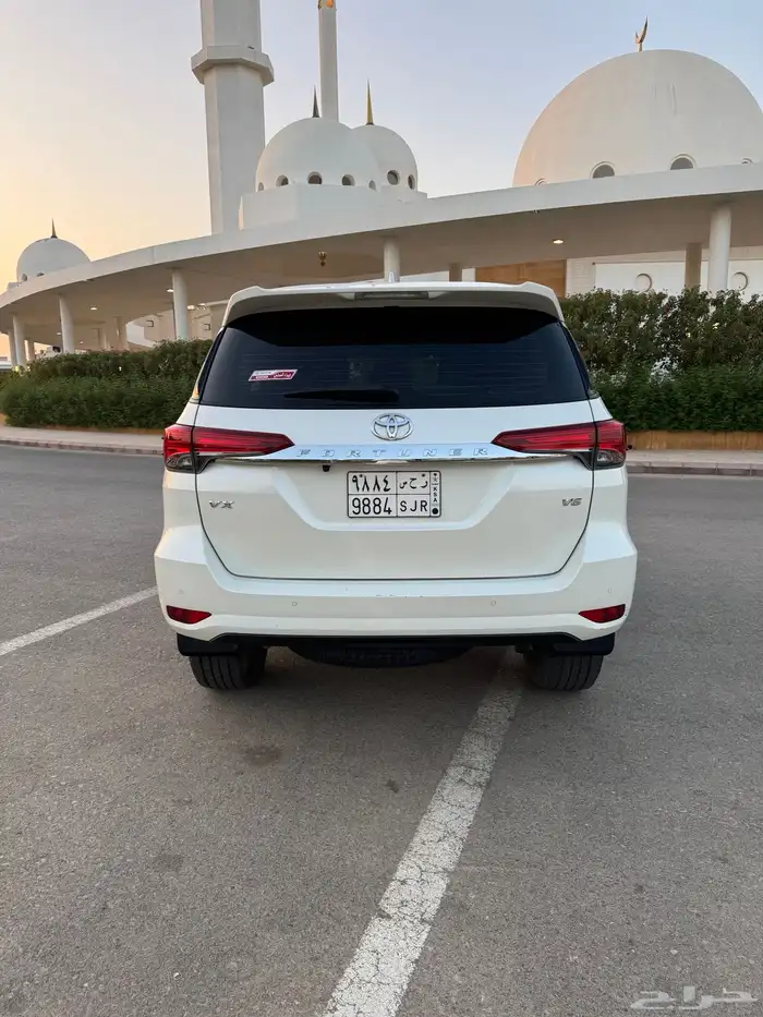 فورتشنر 2022 6 سلندر VX 20