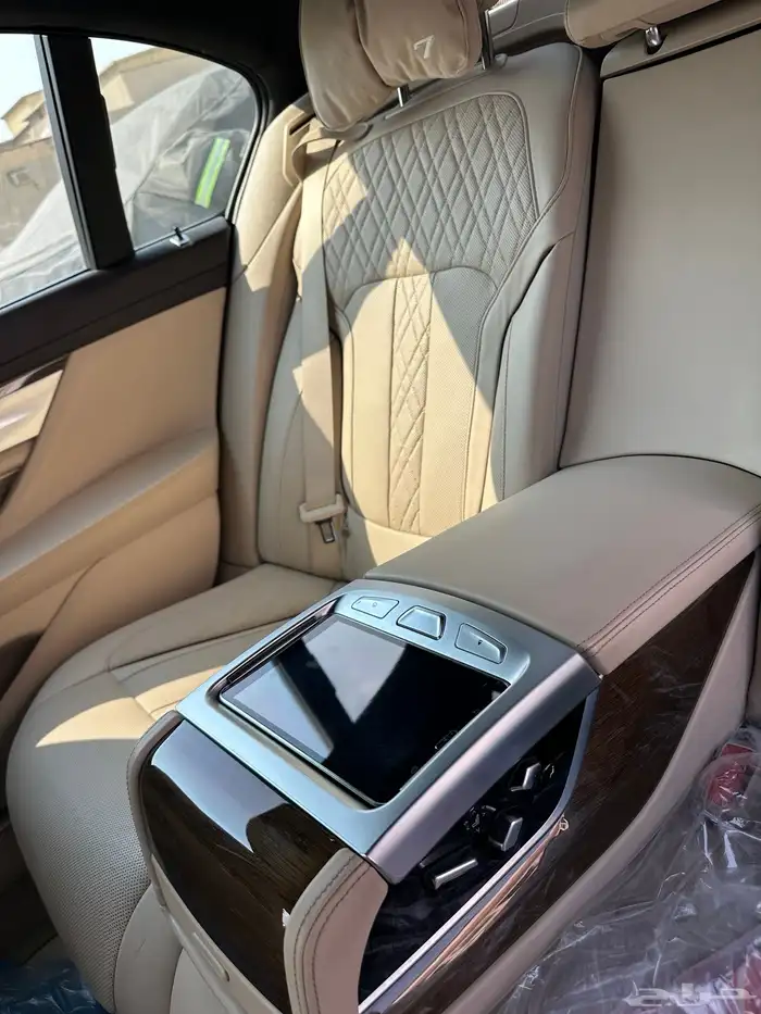 BMW 750Li M kit 2016. للبيع 18