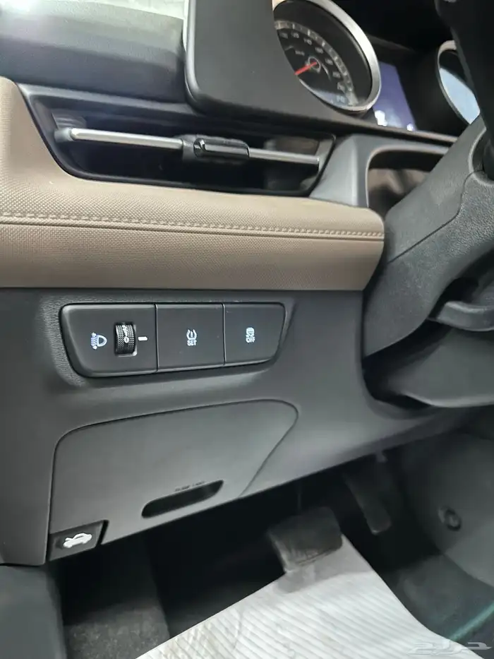 هيونداي اكسنت استاندر ابيض سقف اسود موديل 2026 10