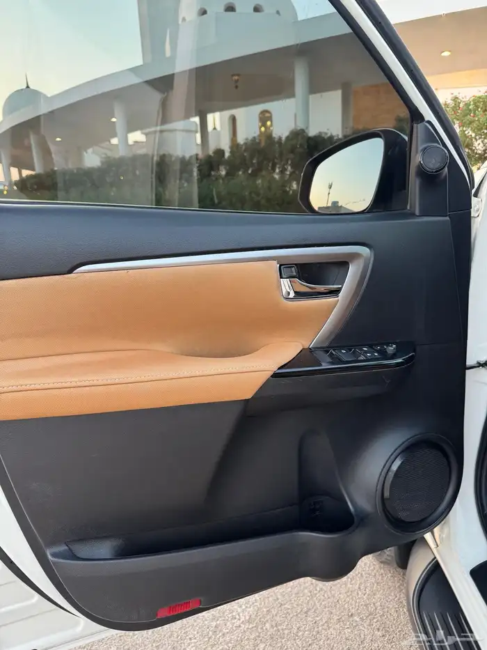 فورتشنر 2022 6 سلندر VX 28