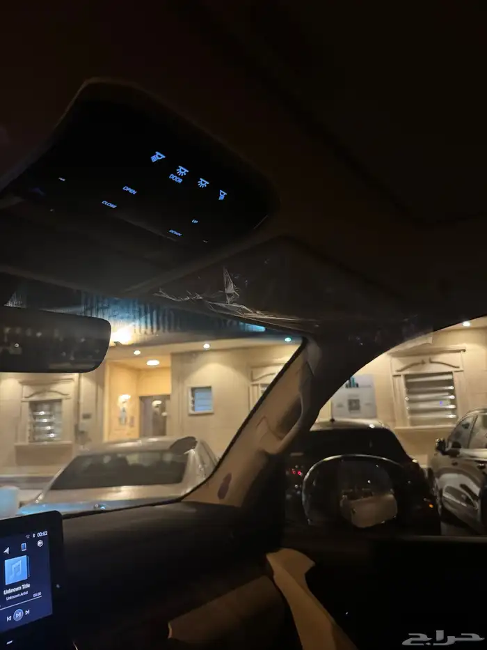 لاند كروزر 2025 رمادي تنفس طبيعي 5