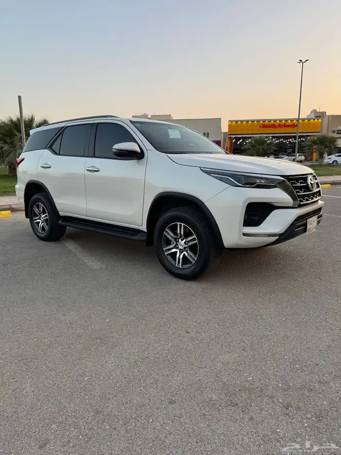 فورتشنر 2022 6 سلندر VX 10