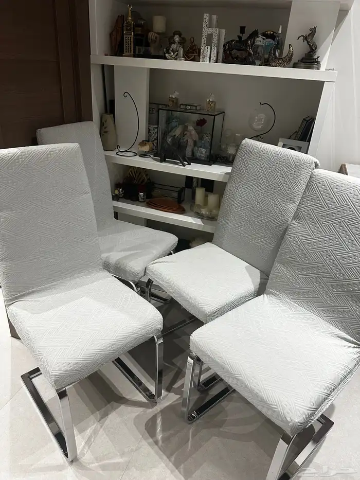 طاولة سفرة 6 كراسي مع سجادة و وحدة رفوف للبيع 10