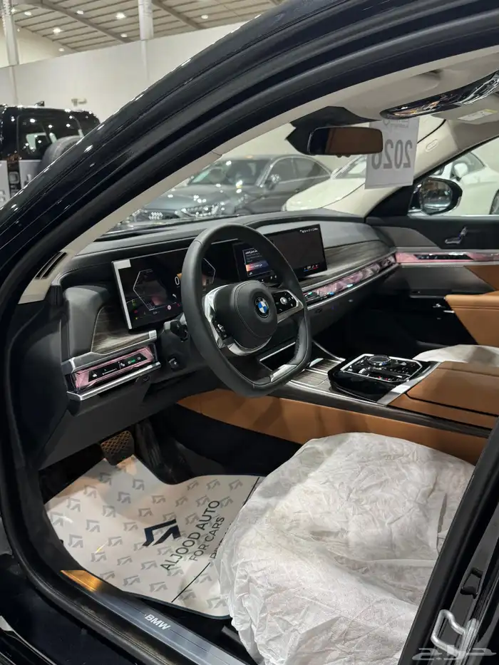 BMW 735i 2026 افضل الاسعار ضمان وصيانة مجانية 7