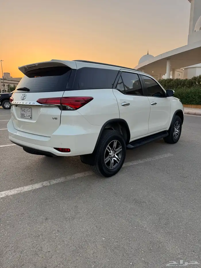 فورتشنر 2022 6 سلندر VX 16