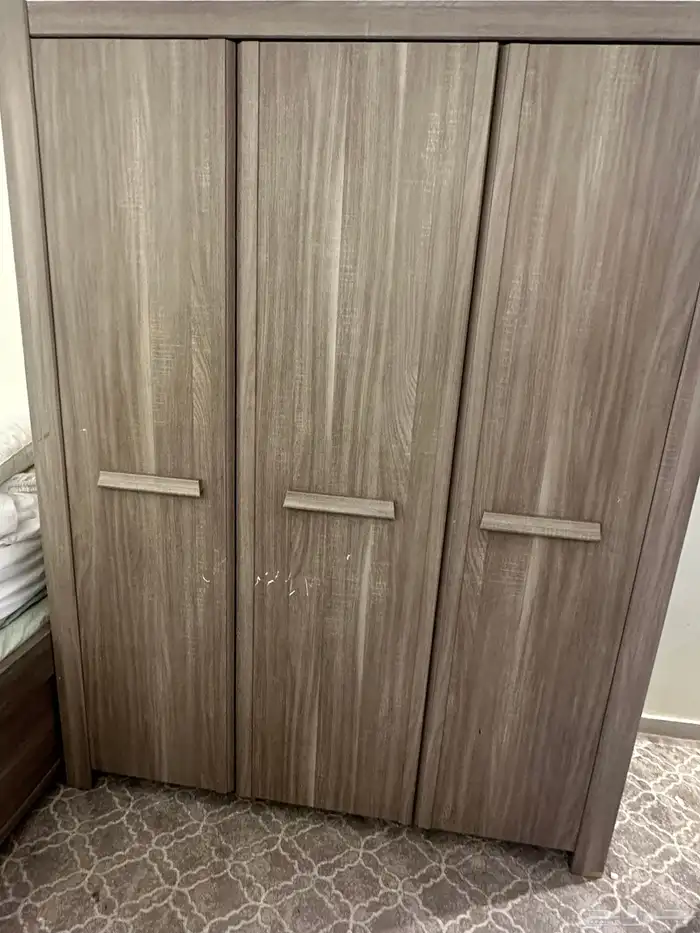 غرفة نوم نفرين وغرفة نوم نفر ونص بحالة ممتازه 0