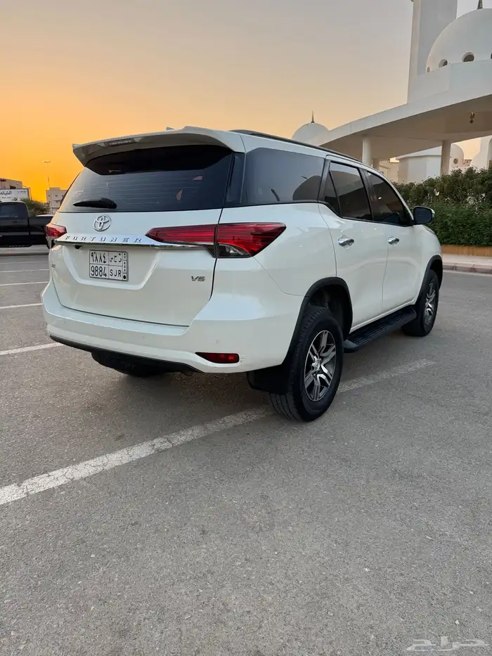 فورتشنر 2022 6 سلندر VX 19